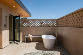 Sol e Cielo- 2 luxe homes w 2 pools & hot tubs